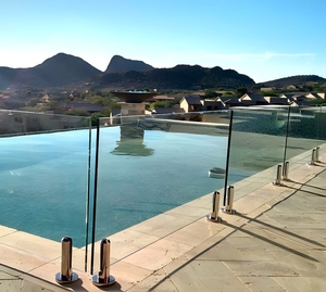 Best Selling 15MM Tempered Glass Balustrade for Outdoor Solar Curtain Wall Durable Handrail Glass for Stair Railing
